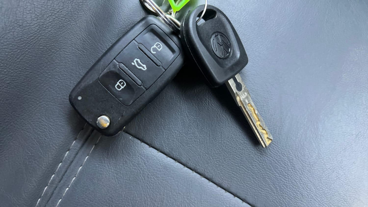 Used 2013 Volkswagen Polo Highline1.2L (P) Petrol Manual extra CAR KEY VIEW