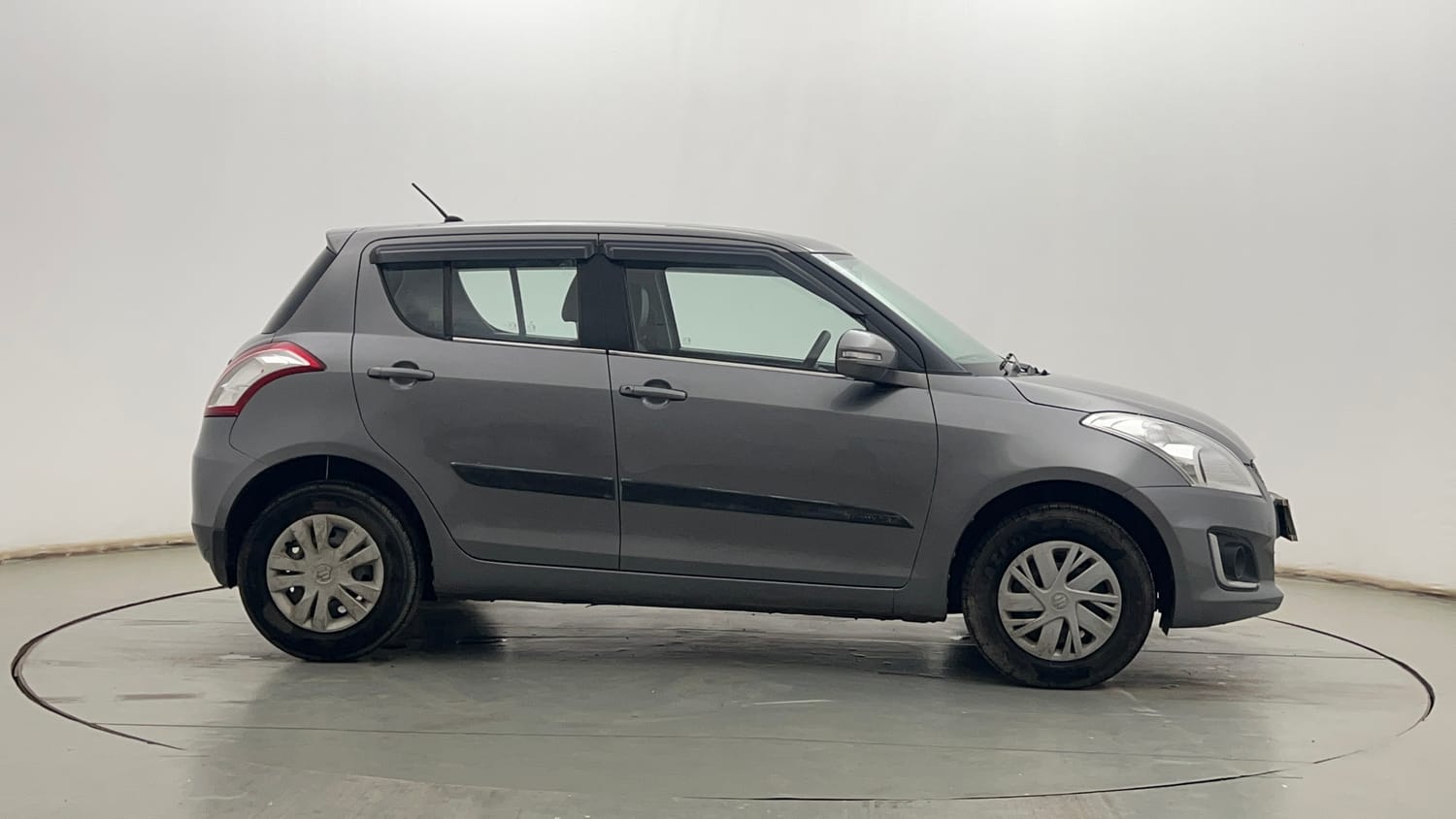 Used 2015 Maruti Suzuki Swift VXi Petrol Manual exterior RIGHT SIDE VIEW
