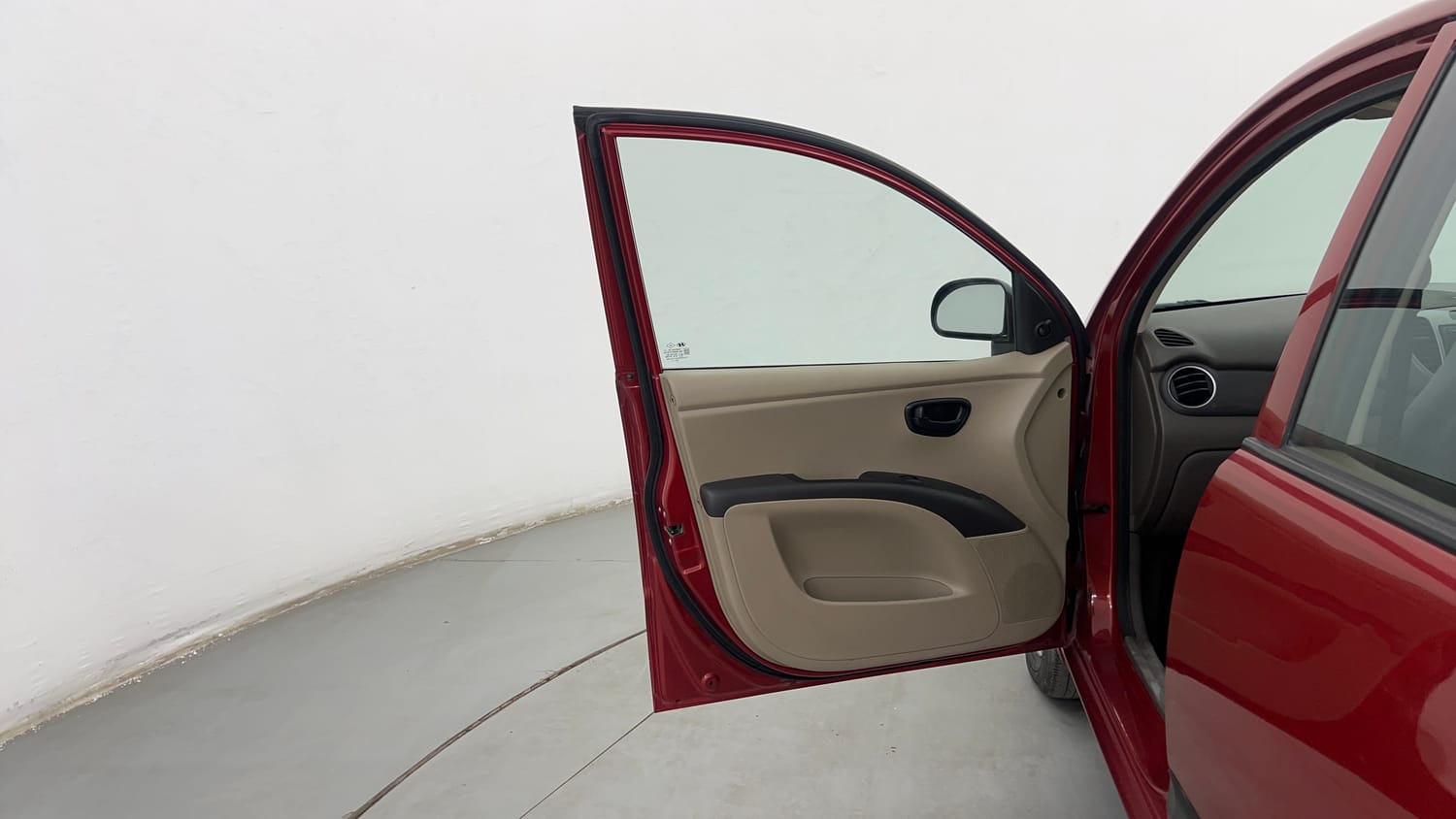 Used 2013 Hyundai i10 Era 1.1 iRDE2 Petrol Manual interior LEFT FRONT DOOR OPEN VIEW