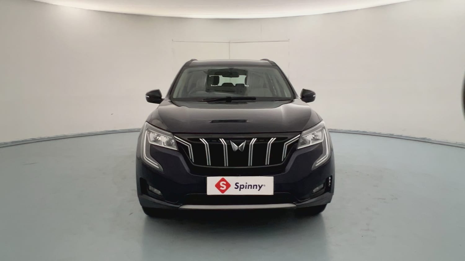 Used 2023 Mahindra XUV700 AX 3 Diesel MT 7 STR Diesel Manual exterior FRONT VIEW