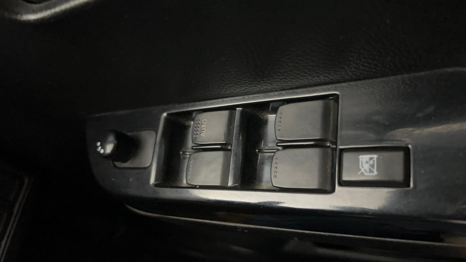 Used 2017 Maruti Suzuki Wagon R VXI Petrol Manual top_features Adjustable ORVM