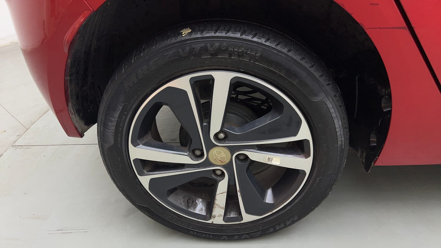 Used 2020 Tata Altroz XZ Petrol Petrol Manual tyres RIGHT REAR TYRE RIM VIEW