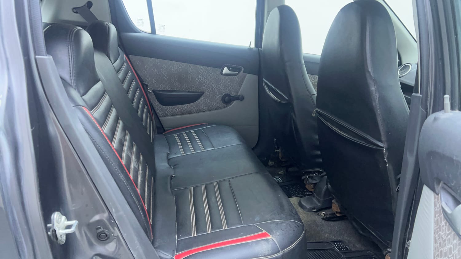 Used 2017 Maruti Suzuki Alto 800 LXi Petrol Manual interior RIGHT SIDE REAR DOOR CABIN VIEW
