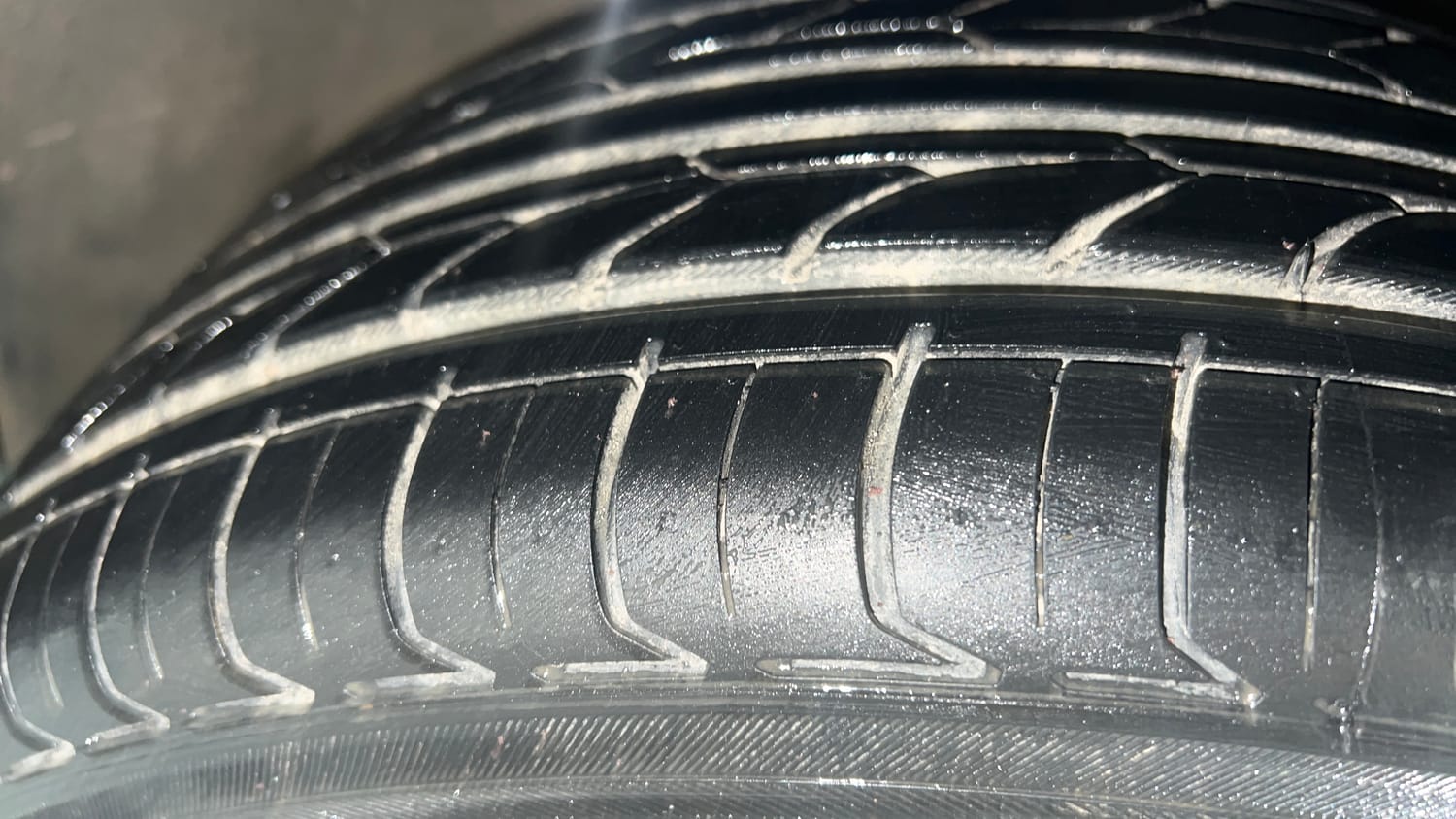 Used 2022 Maruti Suzuki Ciaz Alpha 1.5 Petrol Manual tyres RIGHT FRONT TYRE TREAD VIEW