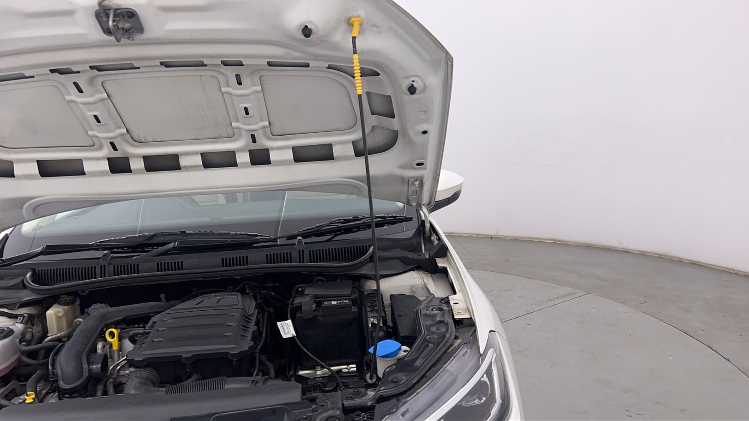 Used 2024 Volkswagen Virtus Topline 1.0 TSI AT Petrol Automatic engine ENGINE LEFT SIDE HINGE & APRON VIEW