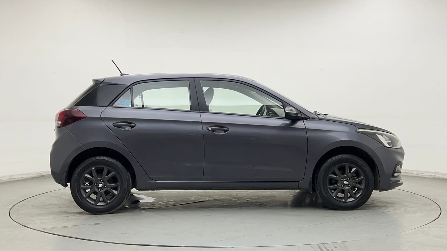 Used 2020 Hyundai Elite i20 Sportz Plus 1.2 Petrol Manual exterior RIGHT SIDE VIEW