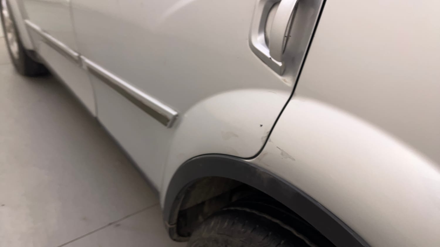 Used 2016 Mahindra XUV500 W10 AT Diesel Automatic dents MINOR DENT