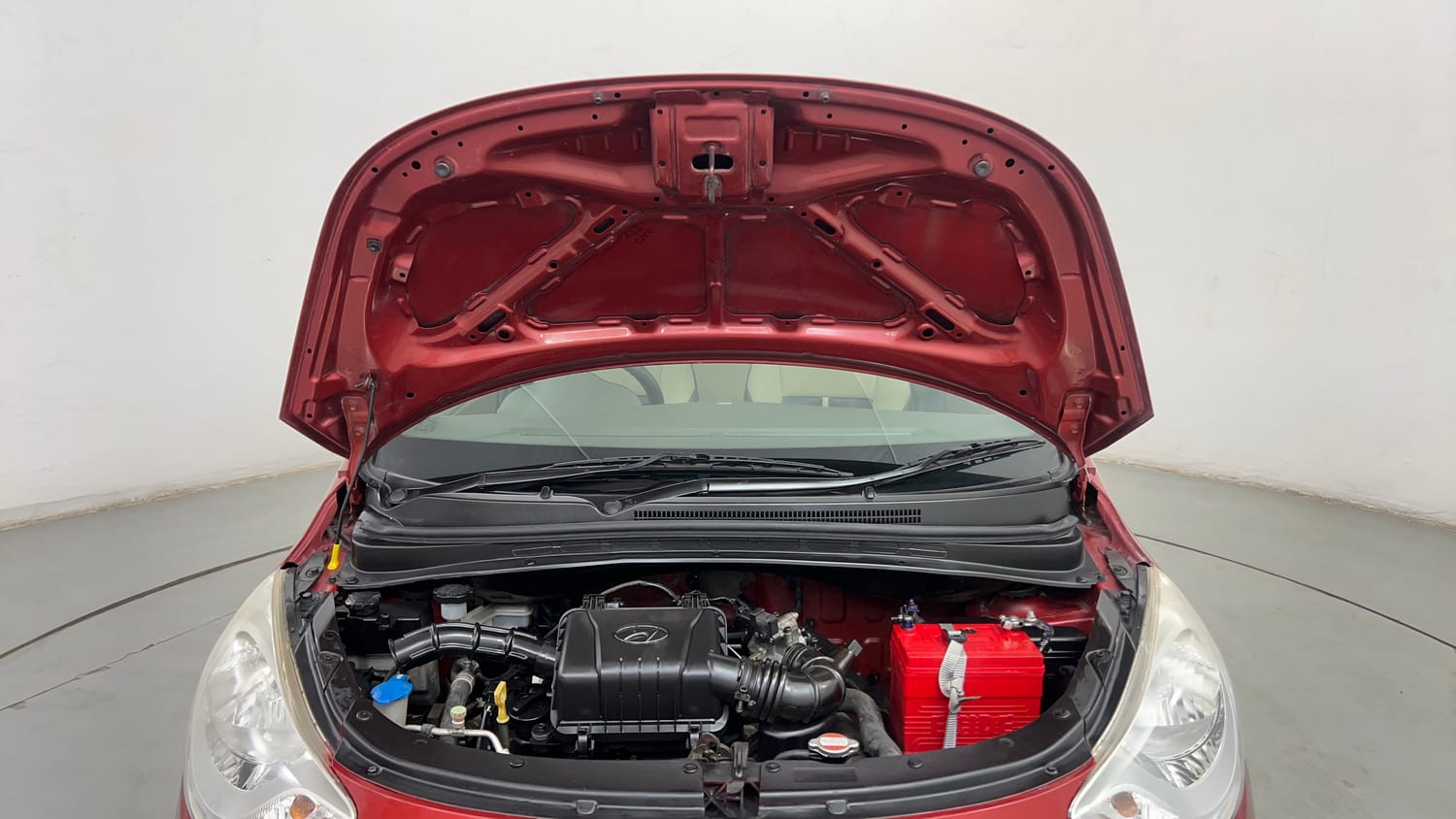 Used 2013 Hyundai i10 Era 1.1 iRDE2 Petrol Manual engine ENGINE & BONNET OPEN FRONT VIEW