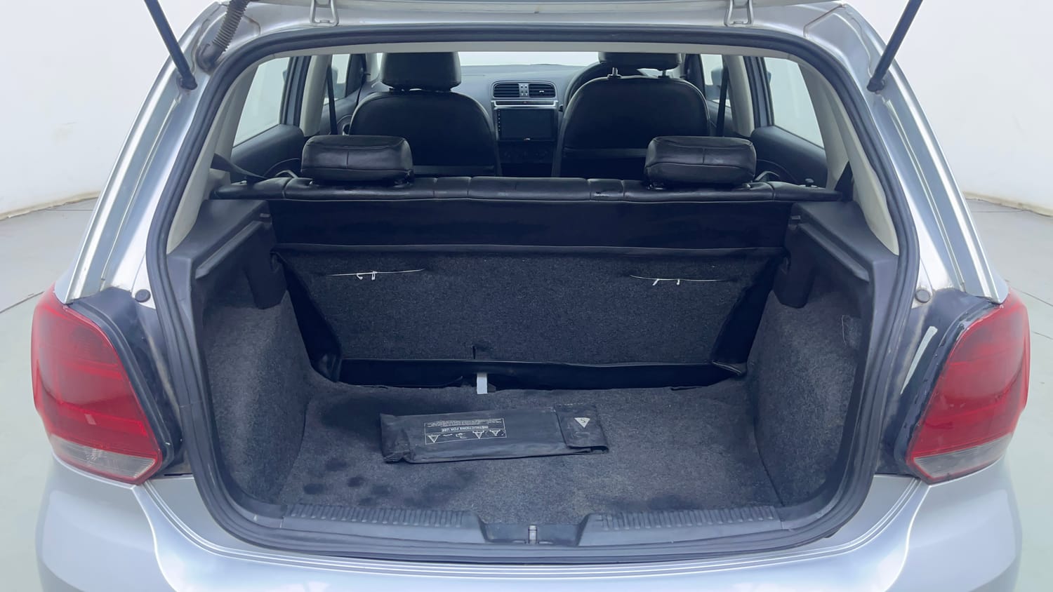 Used 2015 Volkswagen Polo Trendline 1.2L (P) Petrol Manual interior DICKY INSIDE VIEW