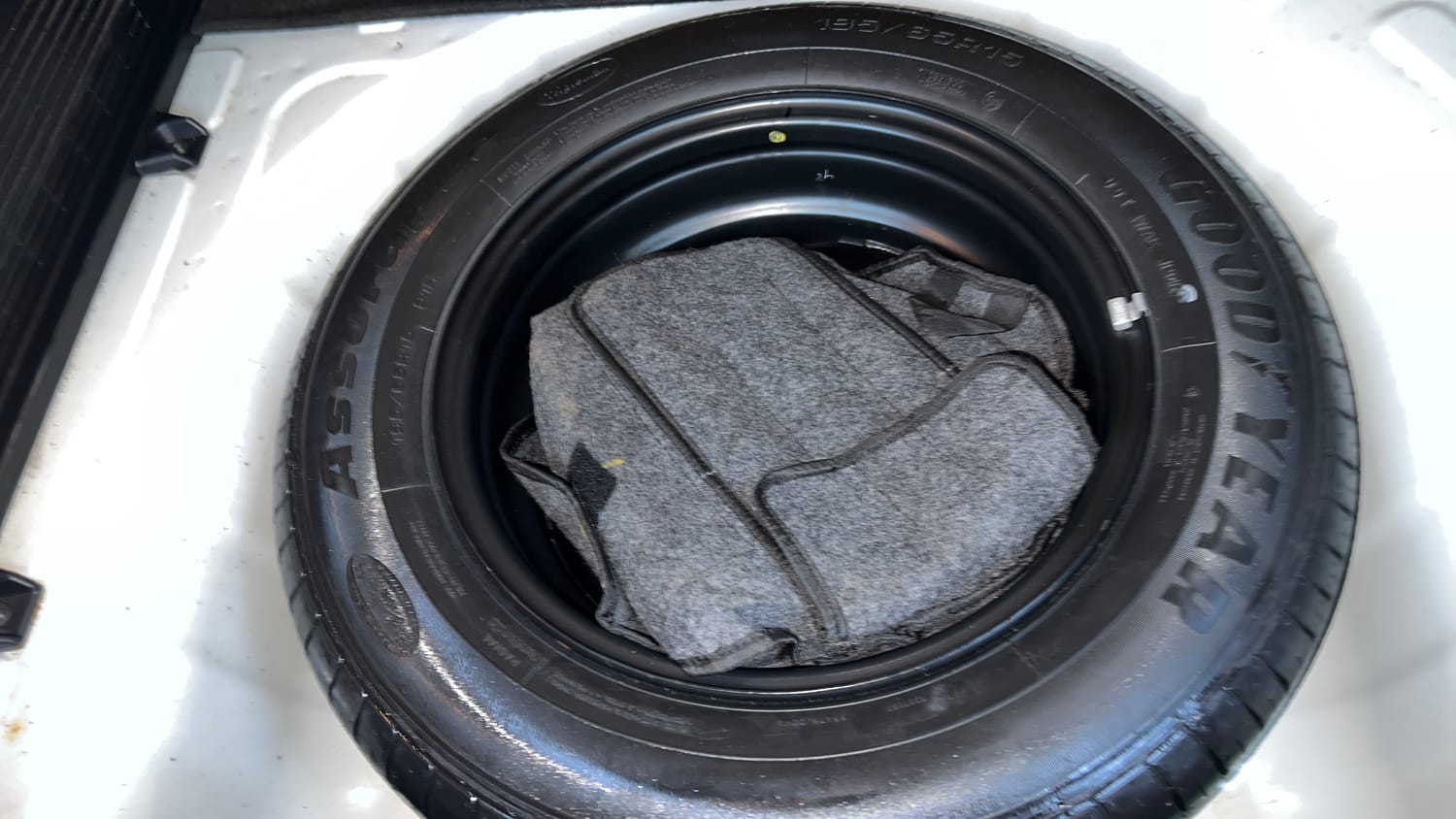 Used 2020 Kia Sonet GTX Plus 1.5 Diesel Manual tyres SPARE TYRE VIEW