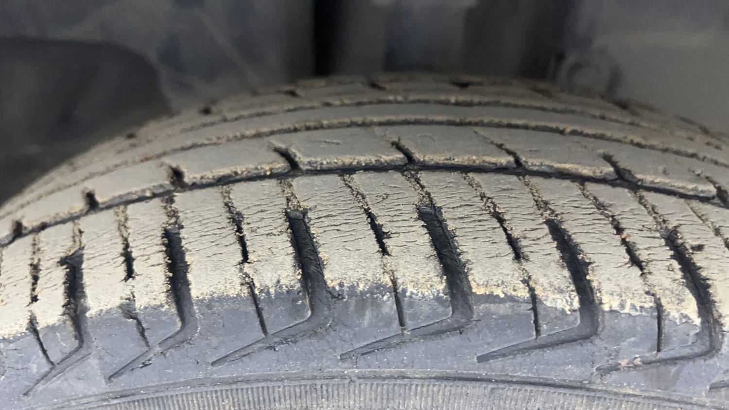 Used 2018 Renault Kwid 1.0 RXT Petrol Manual tyres RIGHT FRONT TYRE TREAD VIEW