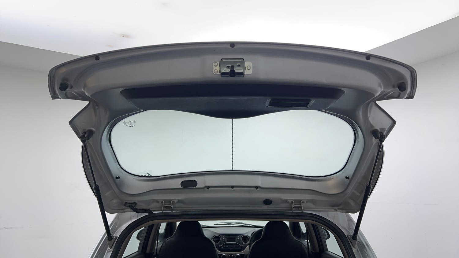 Used 2019 Hyundai Grand i10 Magna 1.2 Kappa VTVT CNG (outside fitted) Cng Manual interior DICKY DOOR OPEN VIEW