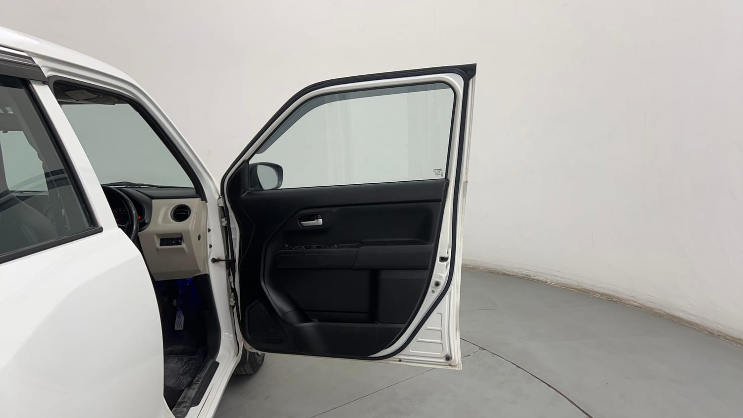 Used 2019 Maruti Suzuki Wagon R 1.0 VXI AMT Petrol Automatic interior RIGHT FRONT DOOR OPEN VIEW