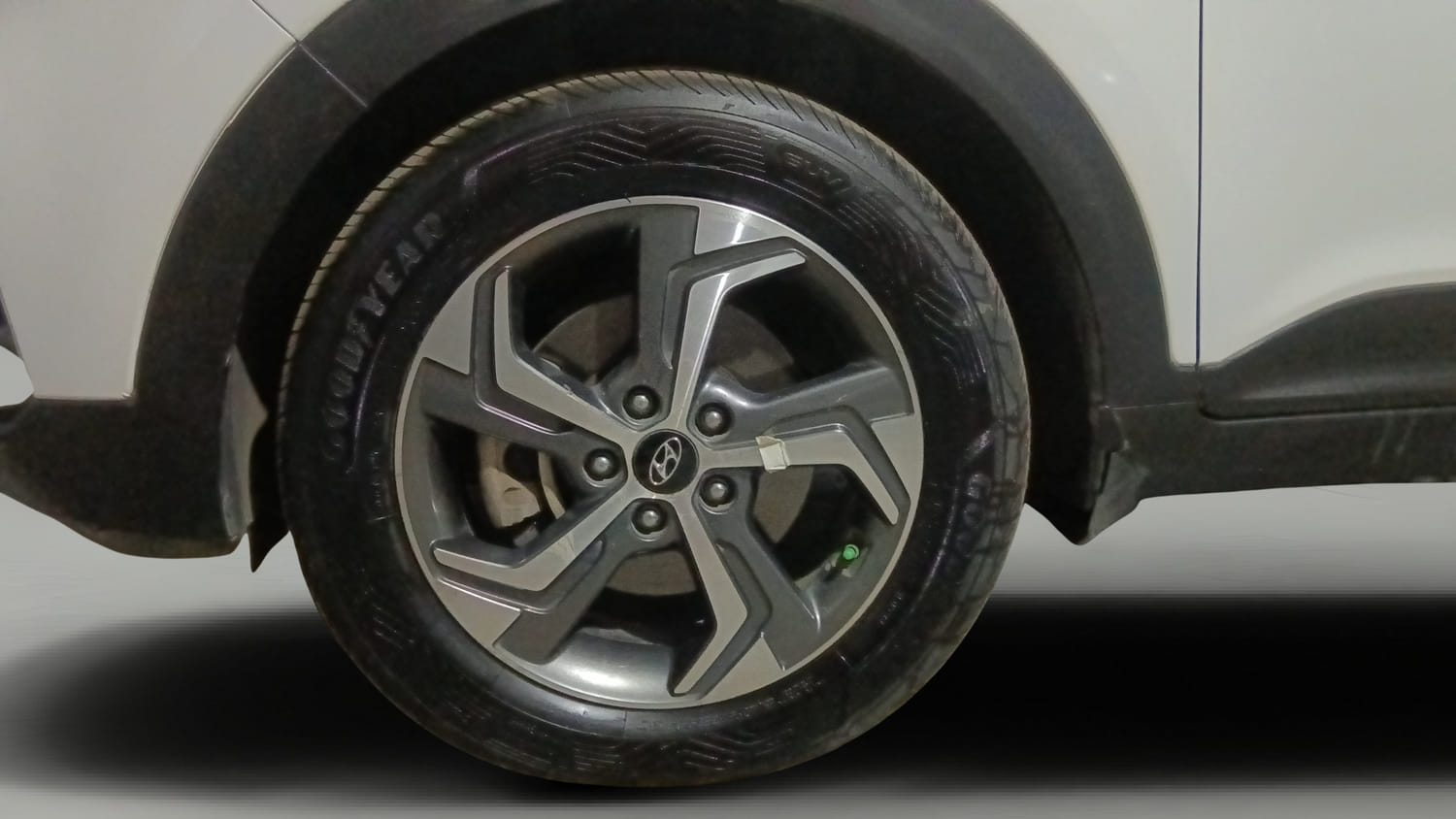 Used 2019 Hyundai Creta SX 1.6 AT CRDi Diesel Automatic tyres LEFT FRONT TYRE RIM VIEW