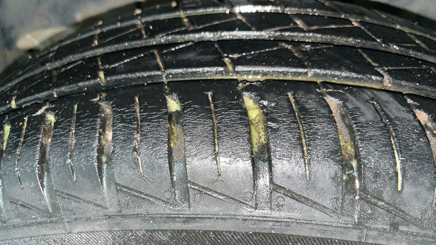 Used 2023 Renault Kwid CLIMBER AMT Petrol Automatic tyres LEFT FRONT TYRE TREAD VIEW