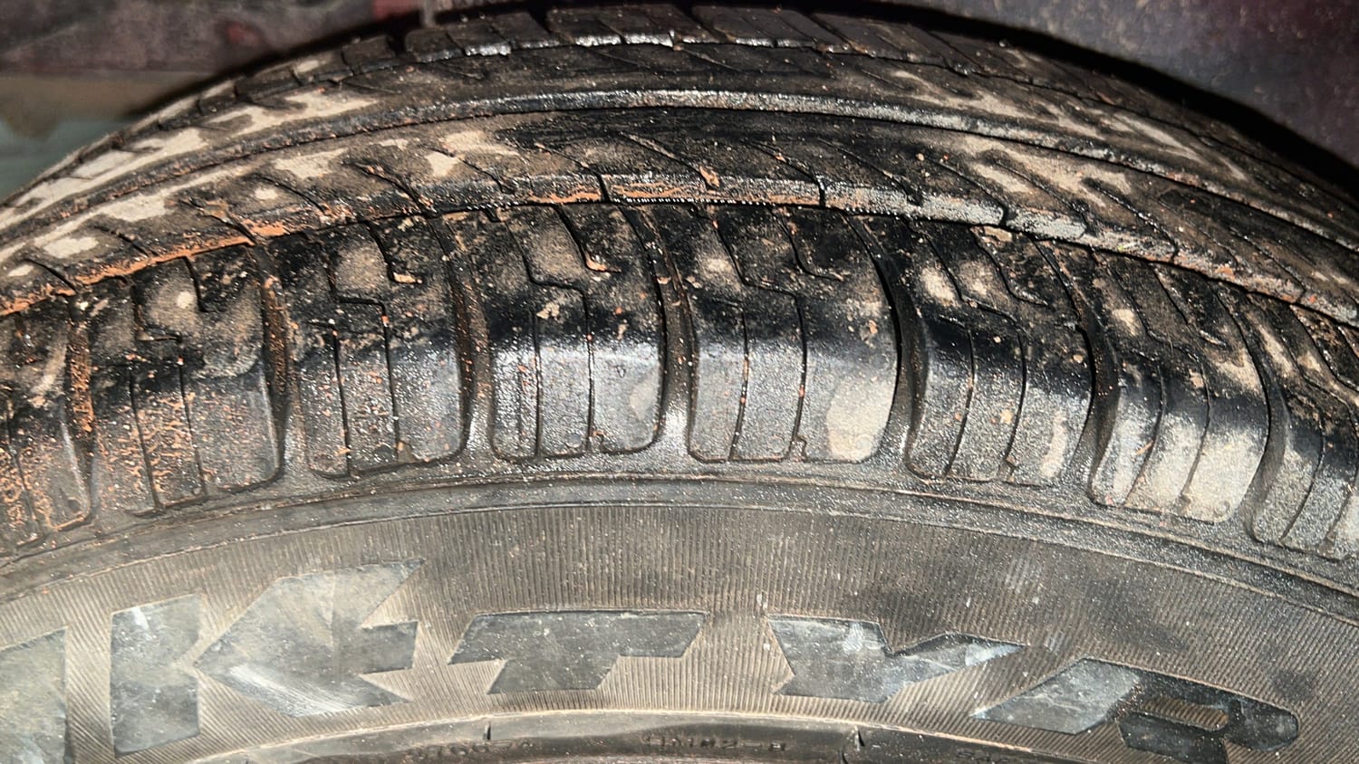 Used 2016 Maruti Suzuki Swift Dzire VXI Petrol Manual tyres RIGHT REAR TYRE TREAD VIEW