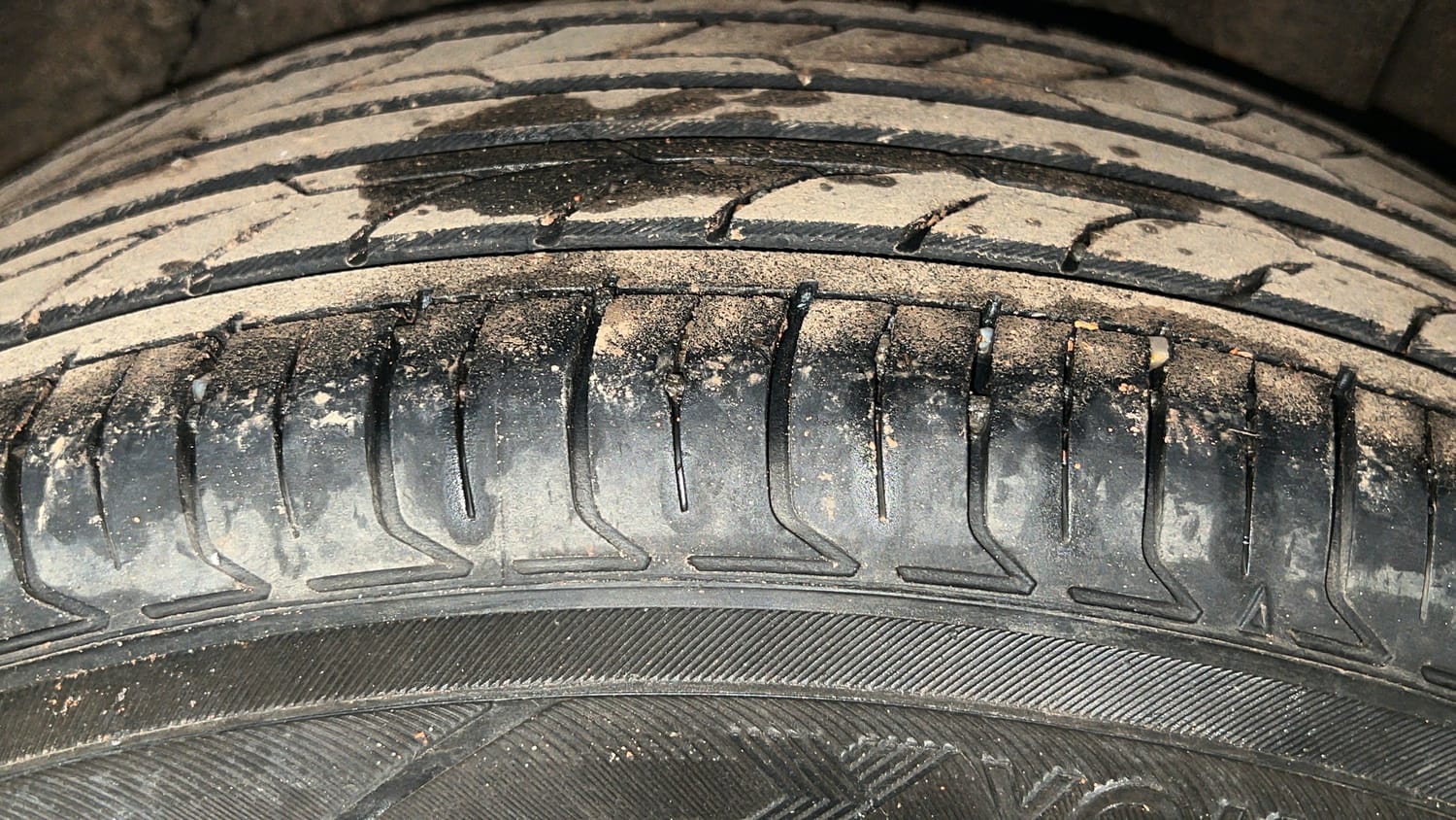 Used 2022 Hyundai Venue SX 1.2 Petrol Petrol Manual tyres LEFT REAR TYRE TREAD VIEW