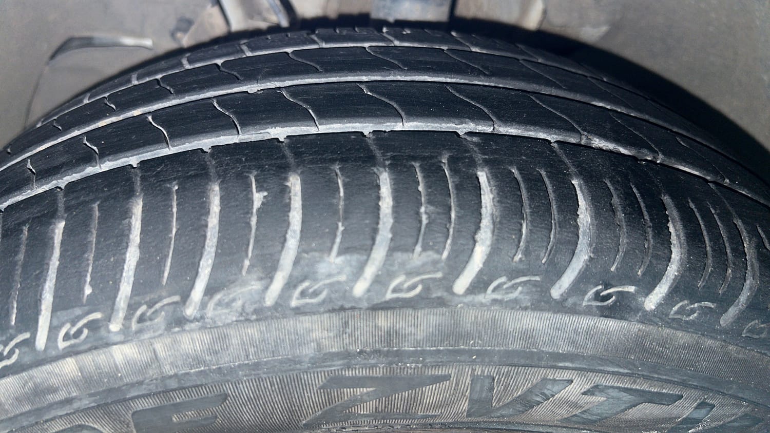 Used 2023 Tata Tiago XT CNG Cng Manual tyres LEFT FRONT TYRE TREAD VIEW