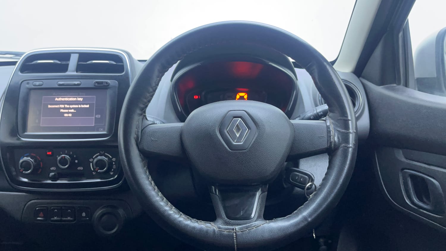 Used 2018 Renault Kwid 1.0 RXT Petrol Manual interior STEERING VIEW