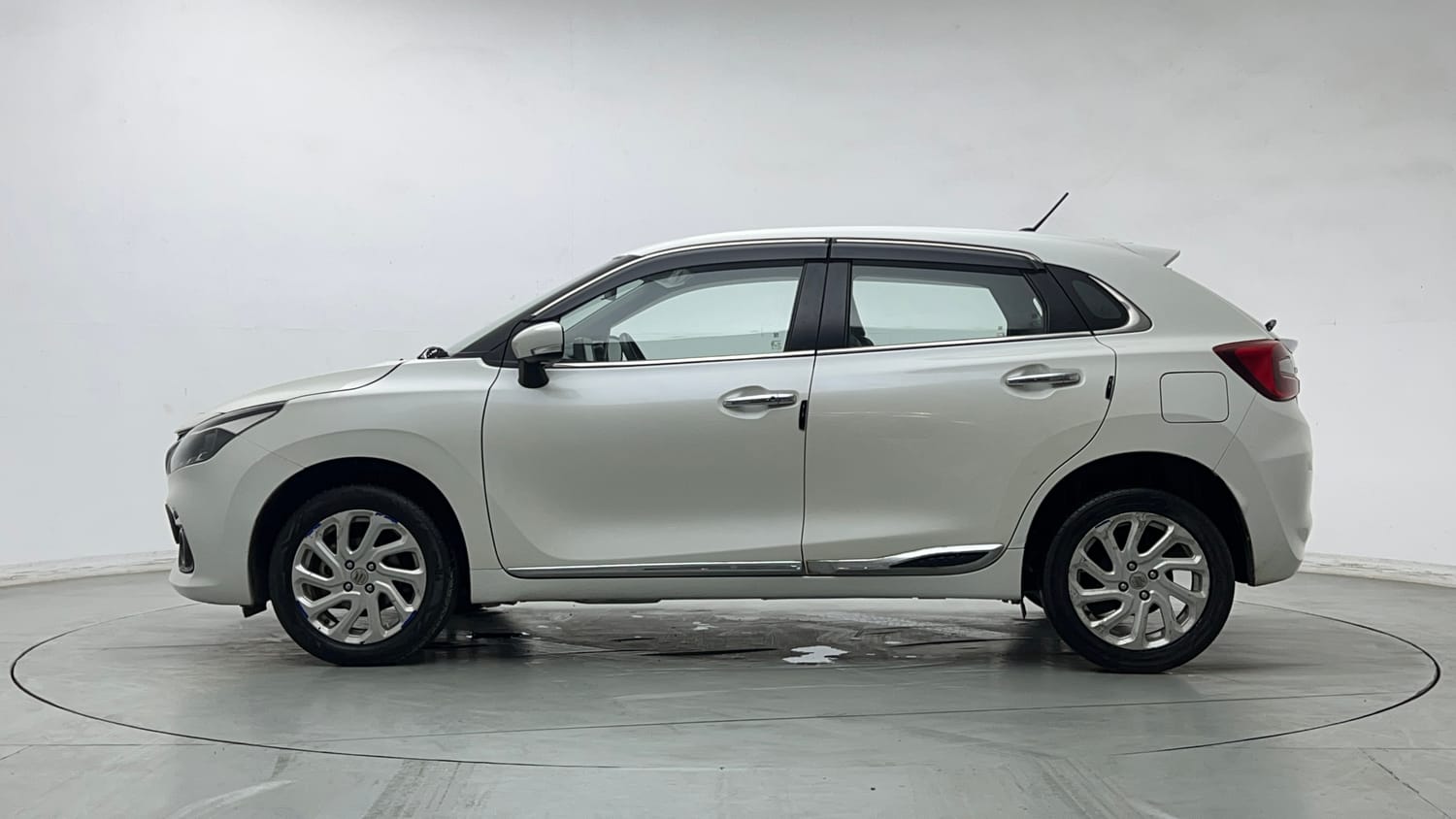 Used 2025 Maruti Suzuki Baleno Zeta MT Petrol Manual exterior LEFT SIDE VIEW