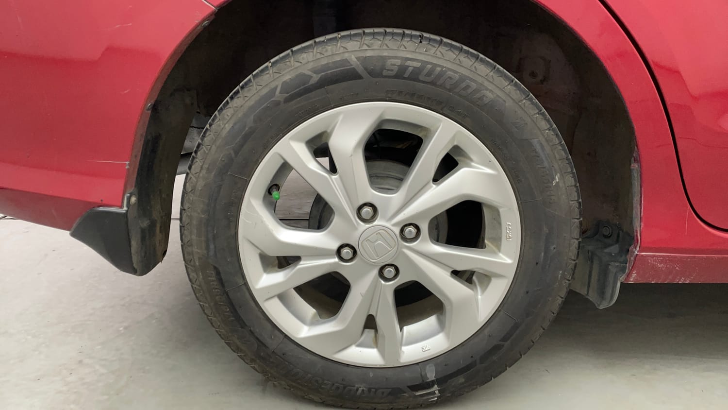 Used 2018 Honda Amaze 1.2 VX MT Petrol Petrol Manual tyres RIGHT REAR TYRE RIM VIEW