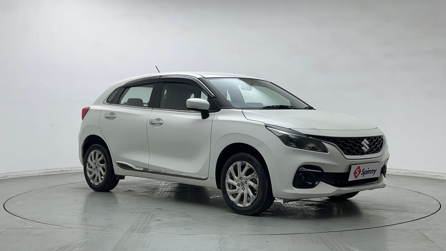 Used 2025 Maruti Suzuki Baleno Zeta MT Petrol Manual exterior RIGHT FRONT CORNER VIEW