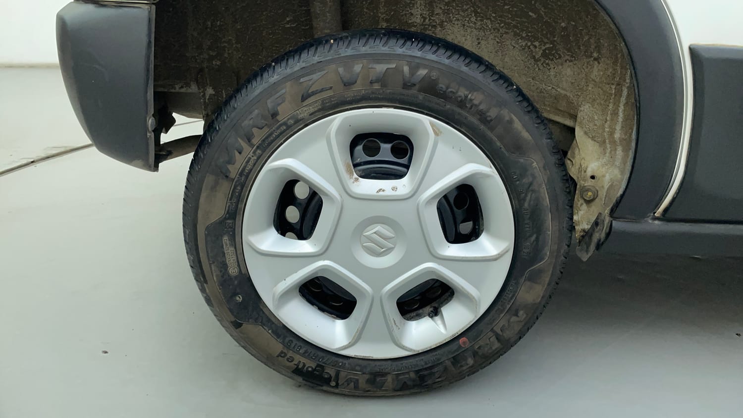 Used 2021 Maruti Suzuki S-Presso VXi AMT Petrol Automatic tyres RIGHT REAR TYRE RIM VIEW