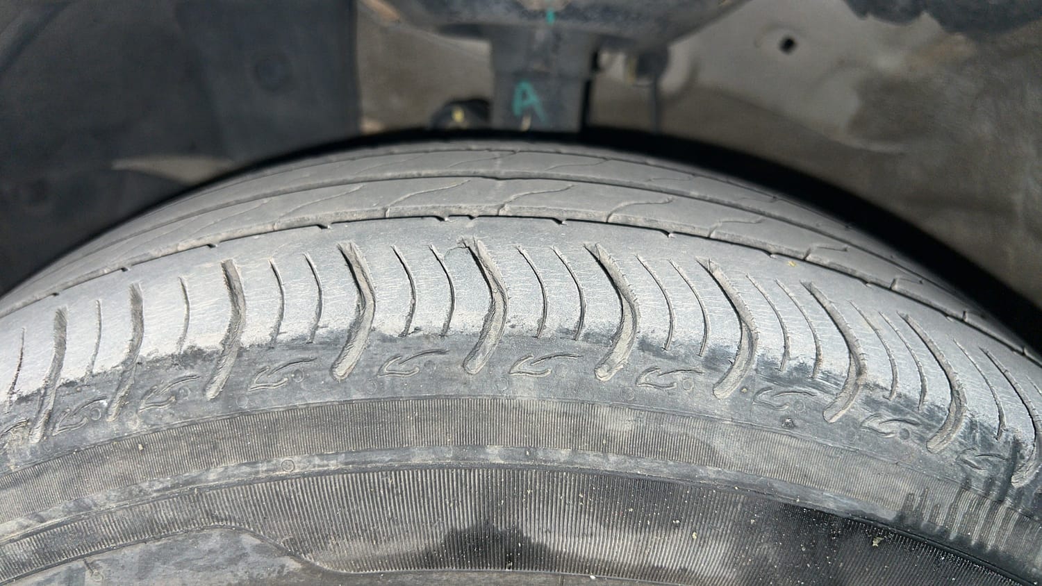 Used 2022 Honda Amaze VX CVT 1.2 Petrol Petrol Automatic tyres LEFT FRONT TYRE TREAD VIEW