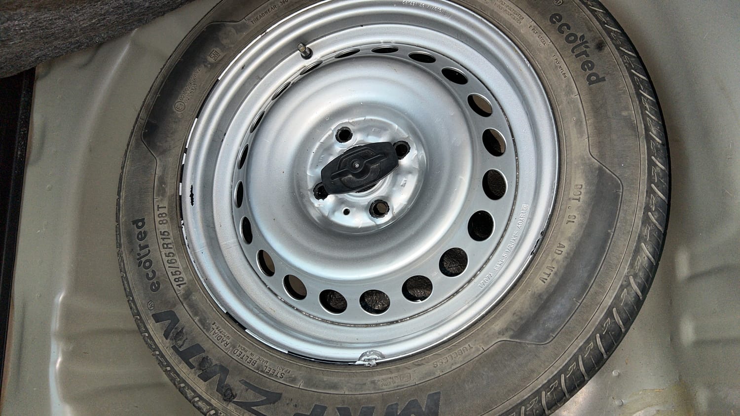 Used 2017 Maruti Suzuki Baleno Sigma 1.2 Petrol Manual tyres SPARE TYRE VIEW