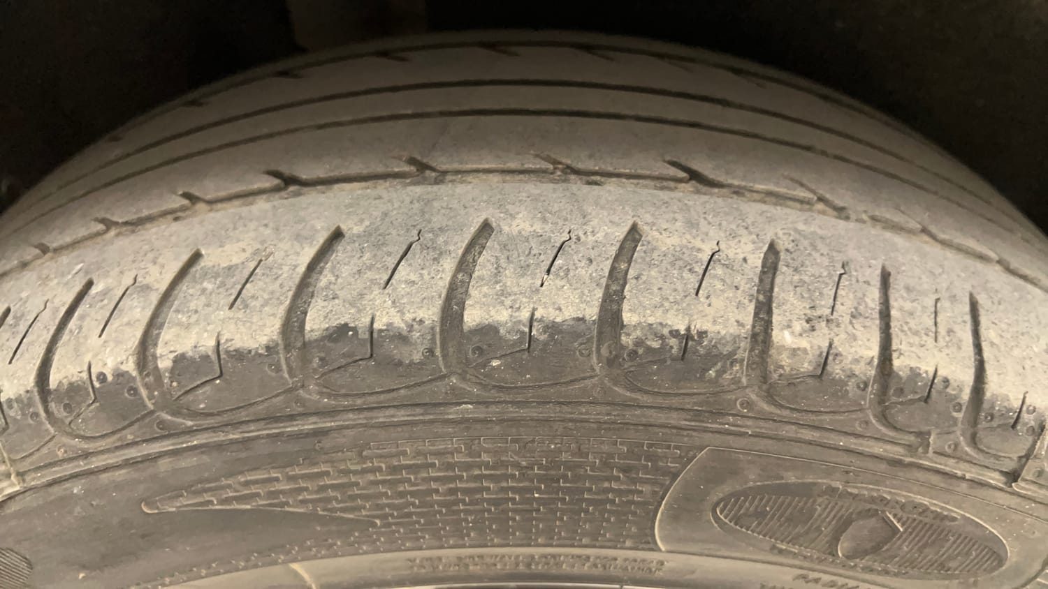 Used 2021 Ford EcoSport Titanium 1.5L TDCi Diesel Manual tyres RIGHT REAR TYRE TREAD VIEW