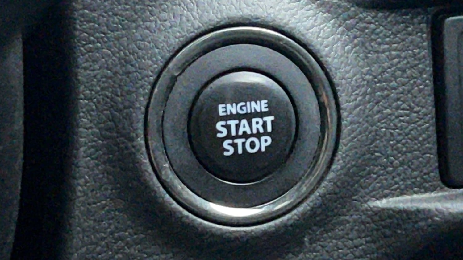 Used 2016 Maruti Suzuki Vitara Brezza [2016-2020] ZDi Plus Diesel Manual top_features Keyless start