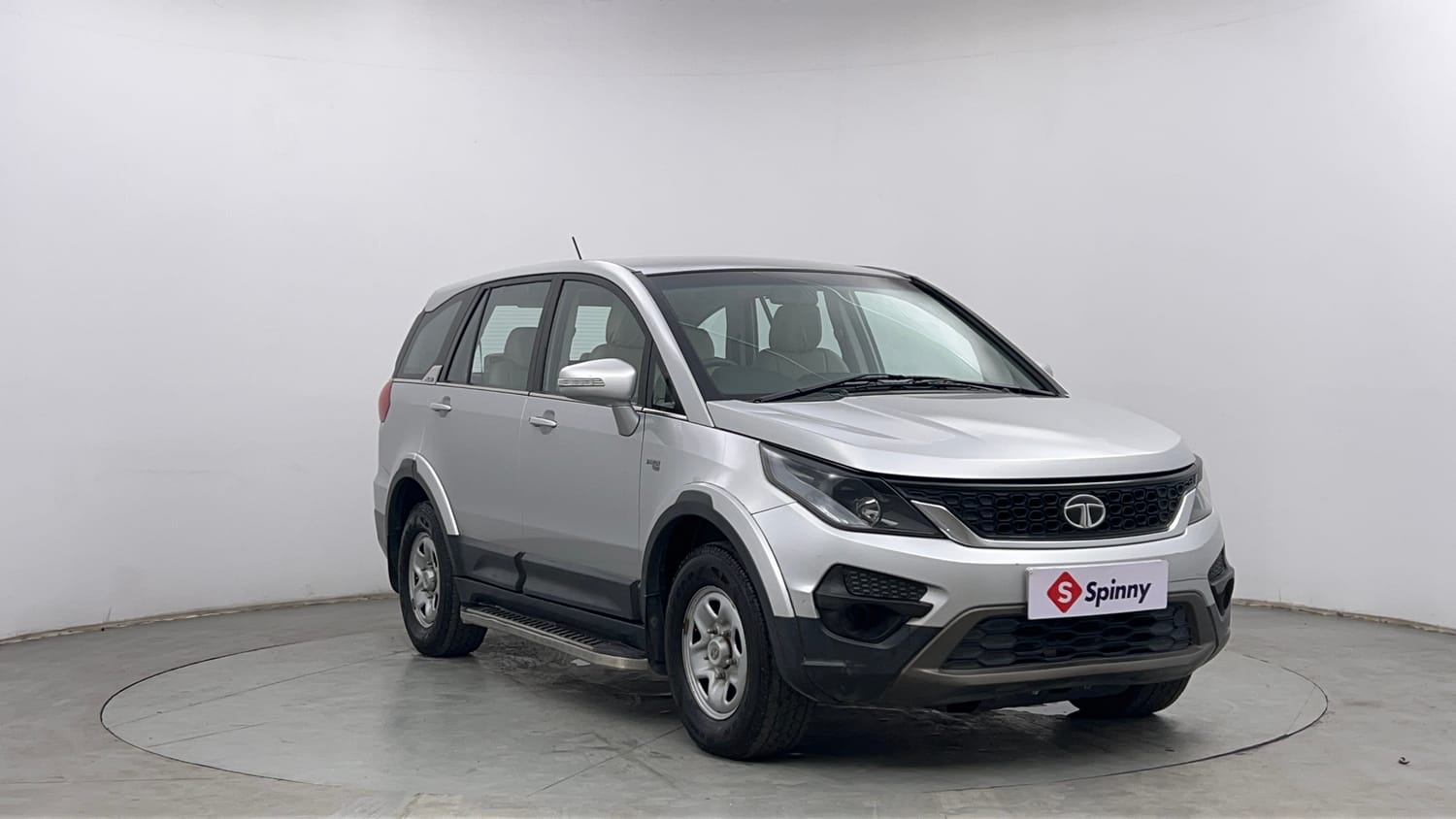 Used 2017 Tata Hexa XM 4x2 7 STR Diesel Manual exterior RIGHT FRONT CORNER VIEW