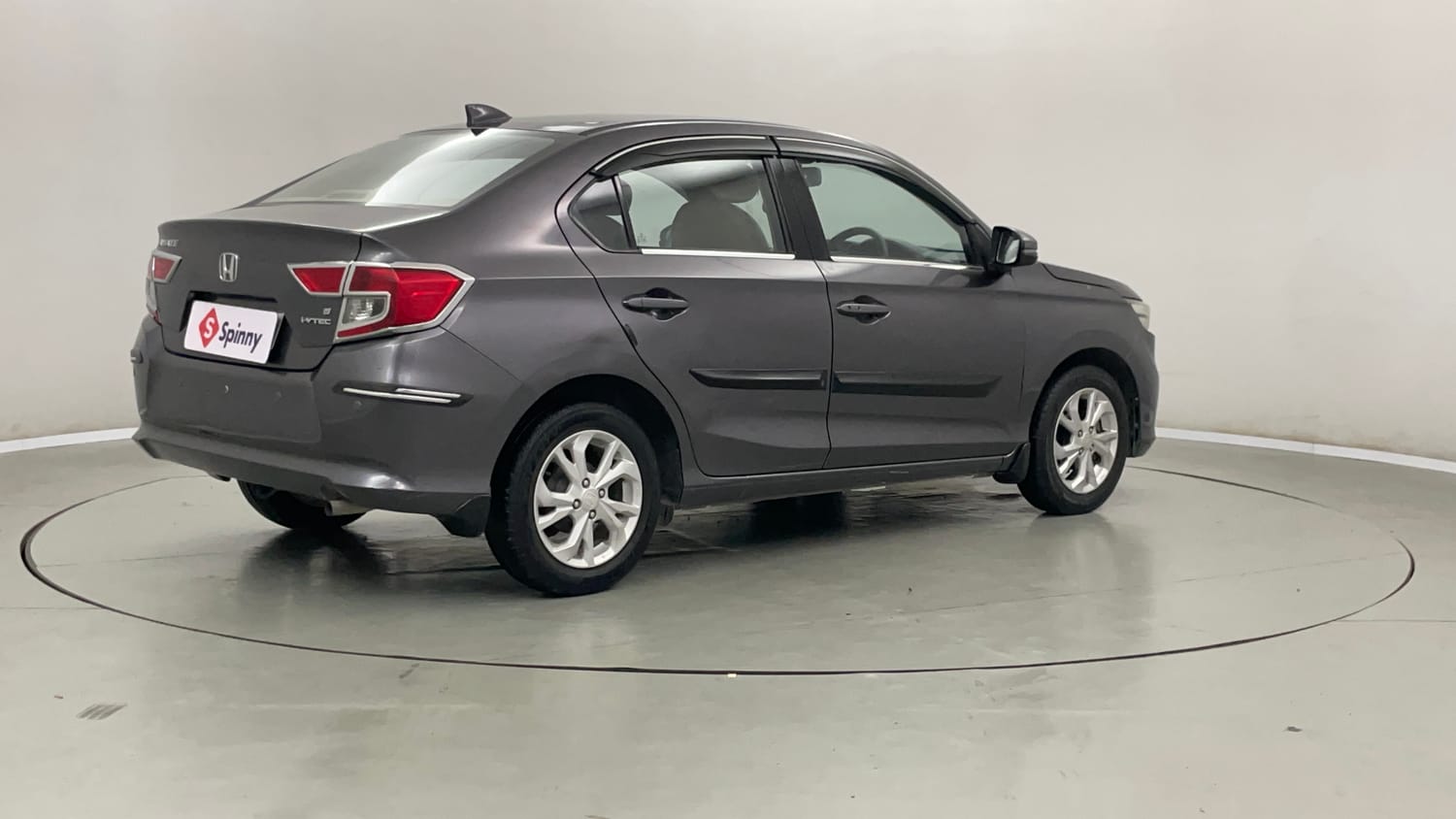Used 2018 Honda Amaze 1.2 V MT Petrol Petrol Manual exterior RIGHT REAR CORNER VIEW