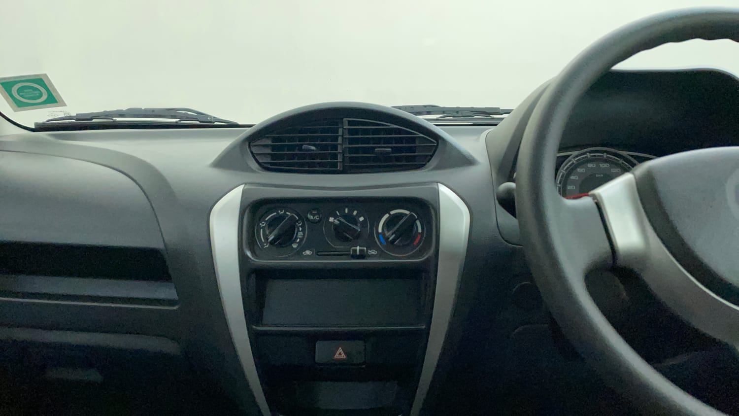Used 2017 Maruti Suzuki Alto 800 LXi Petrol Manual interior MUSIC SYSTEM & AC CONTROL VIEW