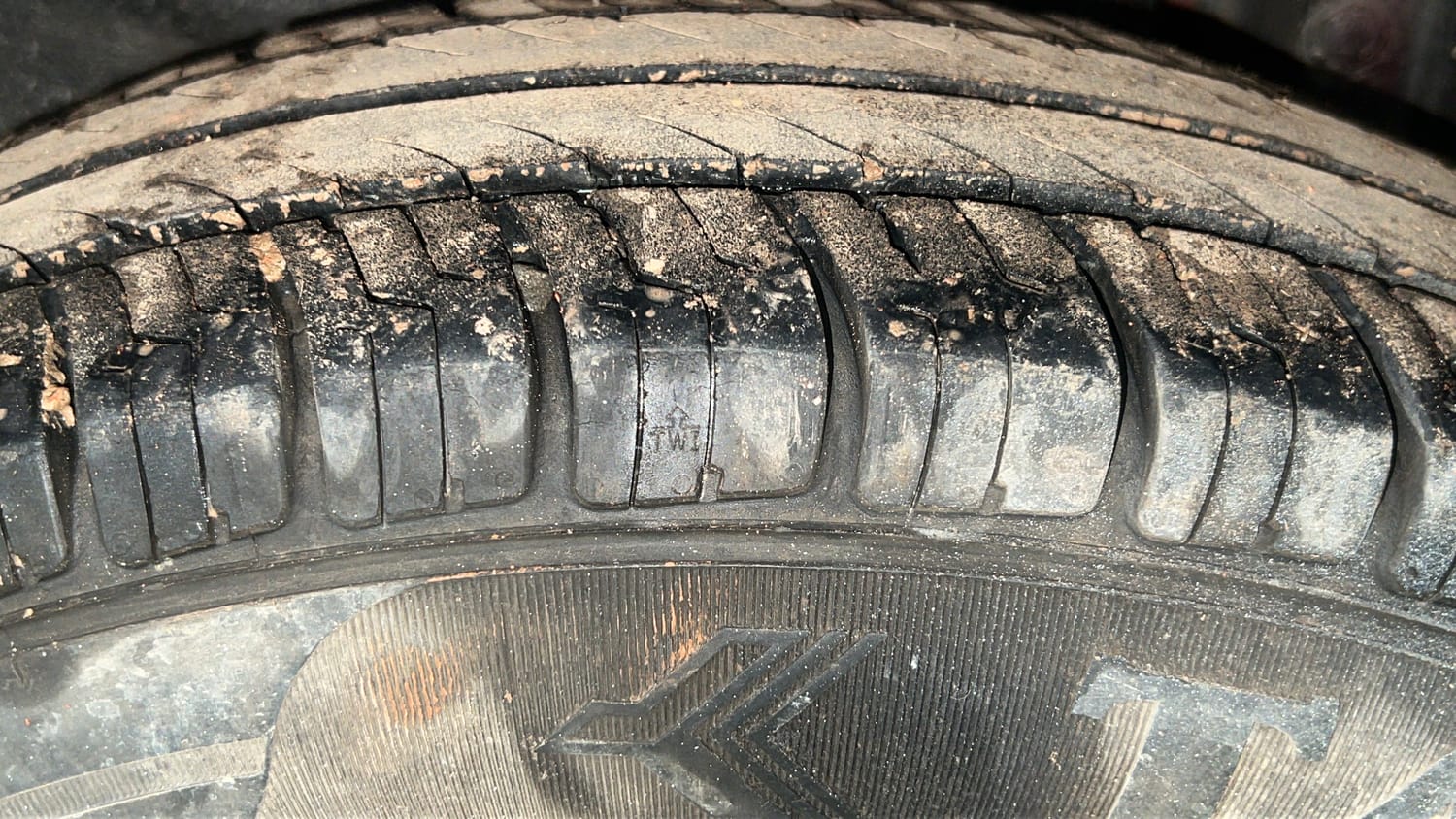Used 2016 Maruti Suzuki Swift Dzire VXI Petrol Manual tyres LEFT REAR TYRE TREAD VIEW