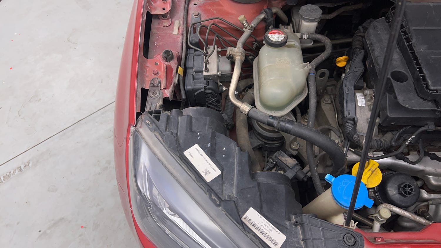 Used 2016 Maruti Suzuki Vitara Brezza [2016-2020] ZDi Plus Diesel Manual engine ENGINE RIGHT SIDE VIEW