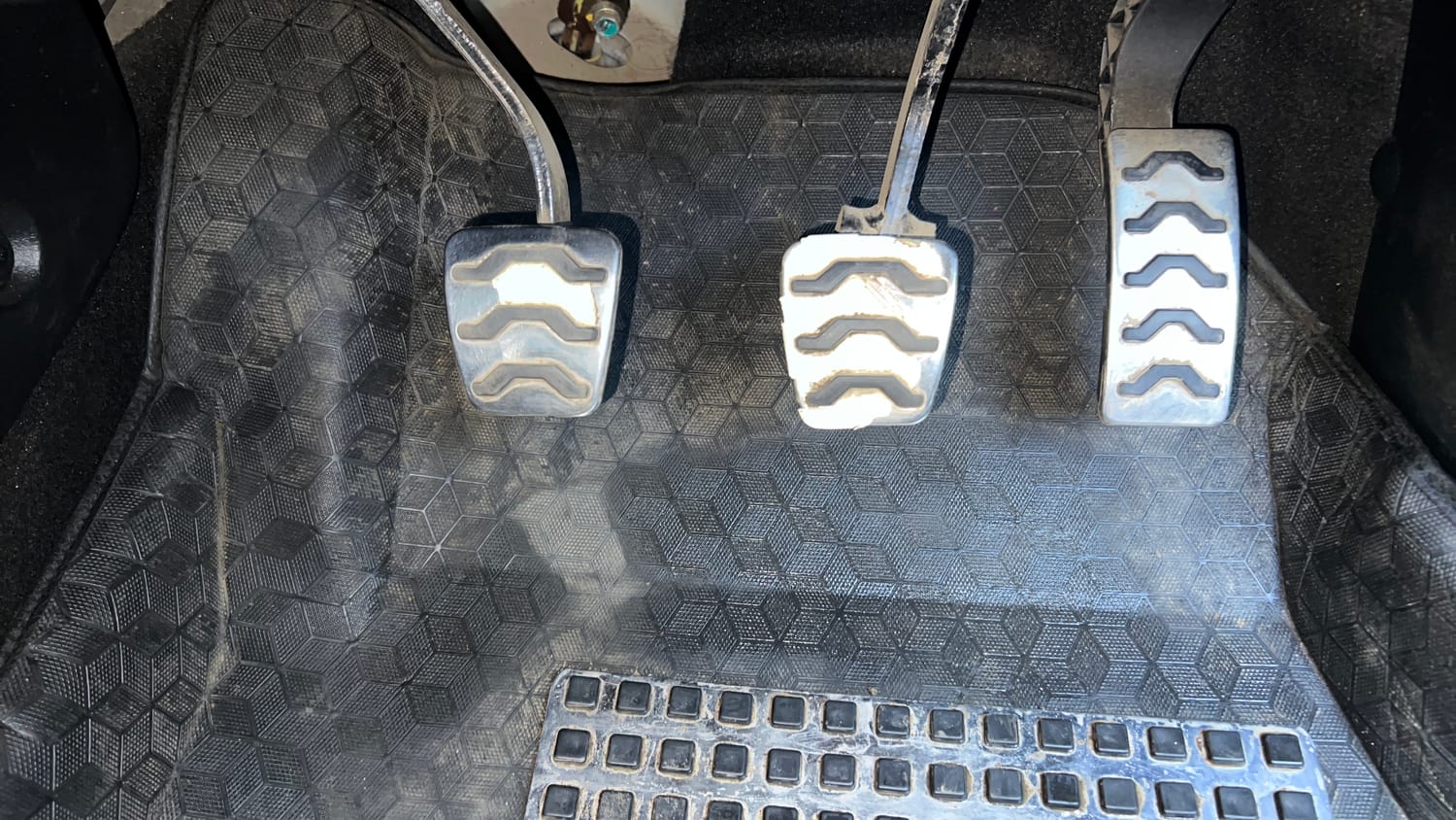 Used 2020 Kia Sonet GTX Plus 1.5 Diesel Manual interior PEDALS VIEW