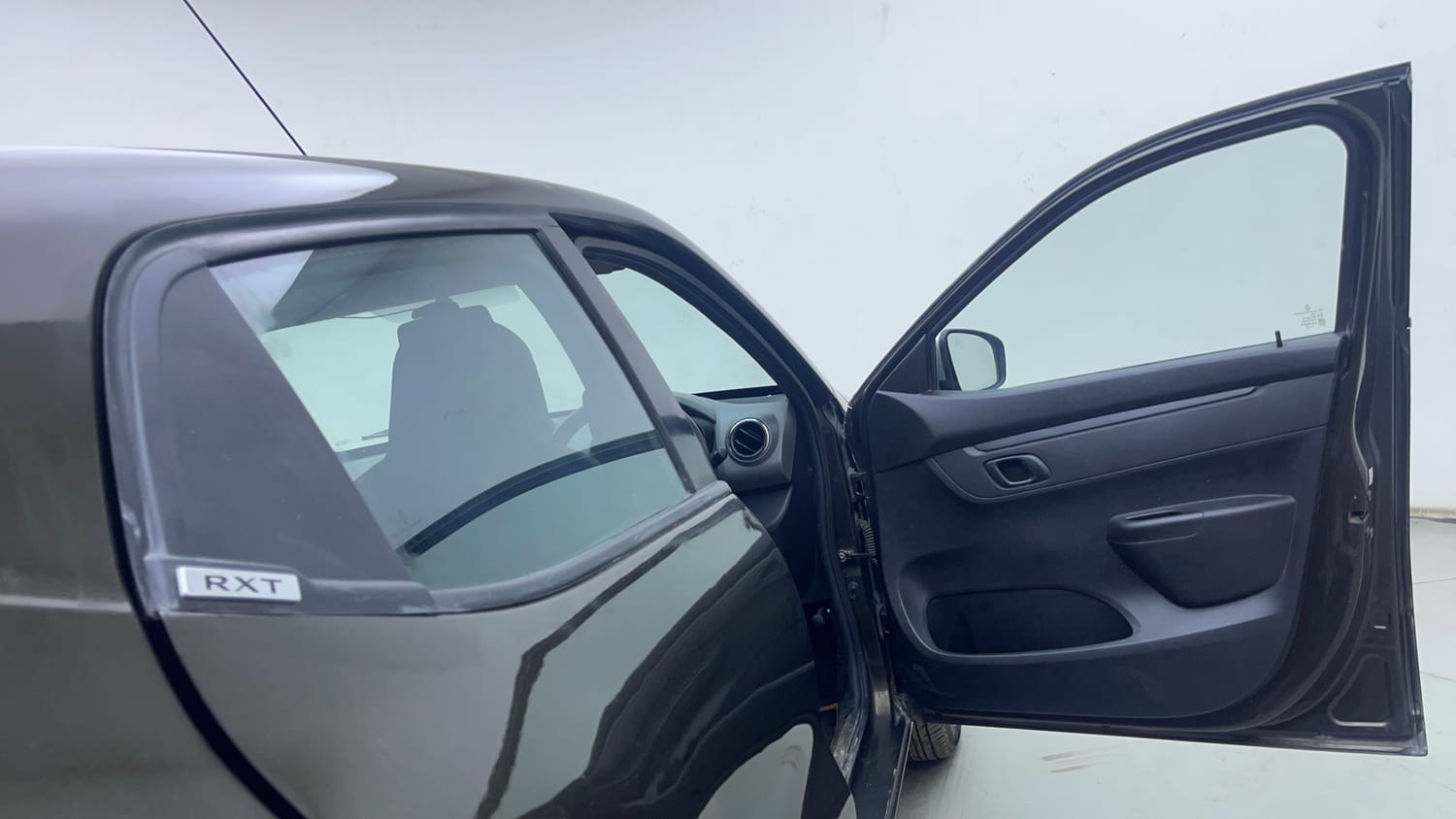 Used 2018 Renault Kwid 1.0 RXT Petrol Manual interior RIGHT FRONT DOOR OPEN VIEW