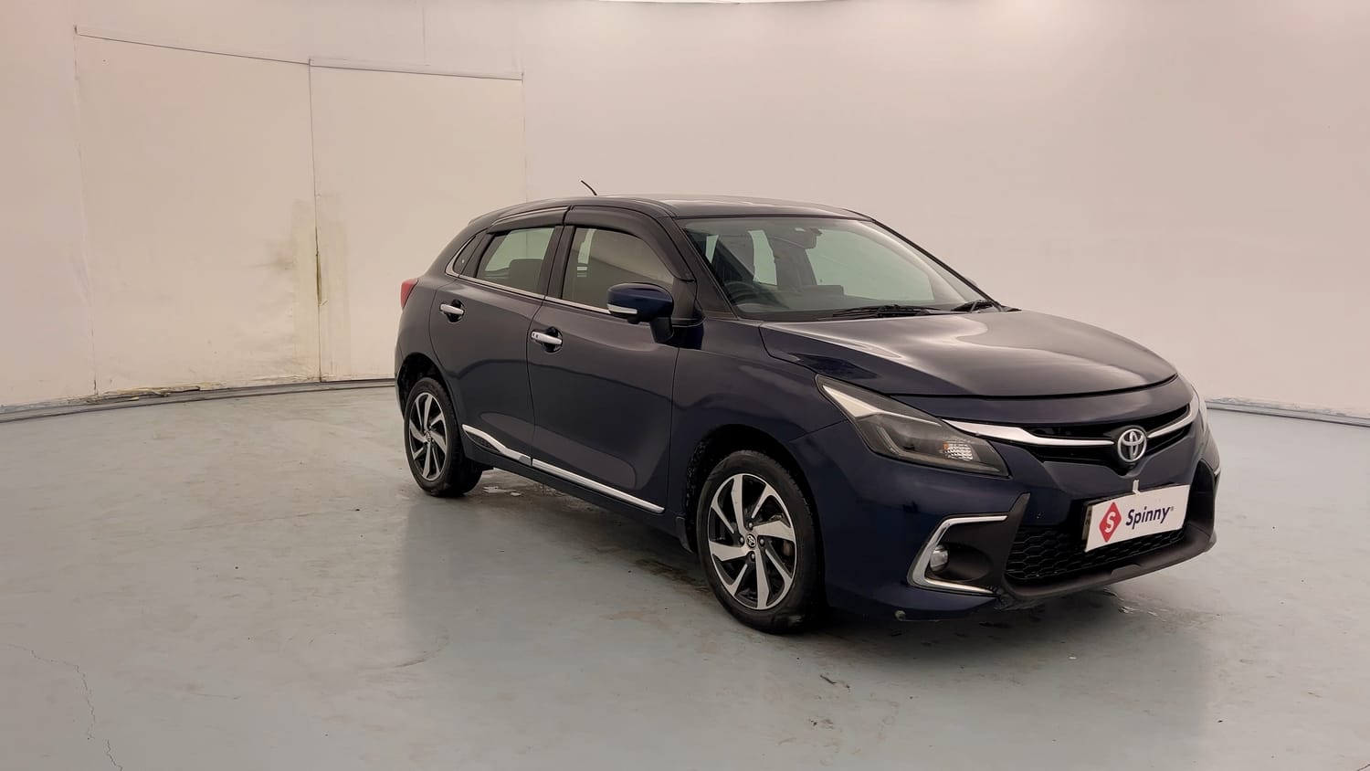 Used 2022 Toyota Glanza V AMT Petrol Automatic exterior RIGHT FRONT CORNER VIEW