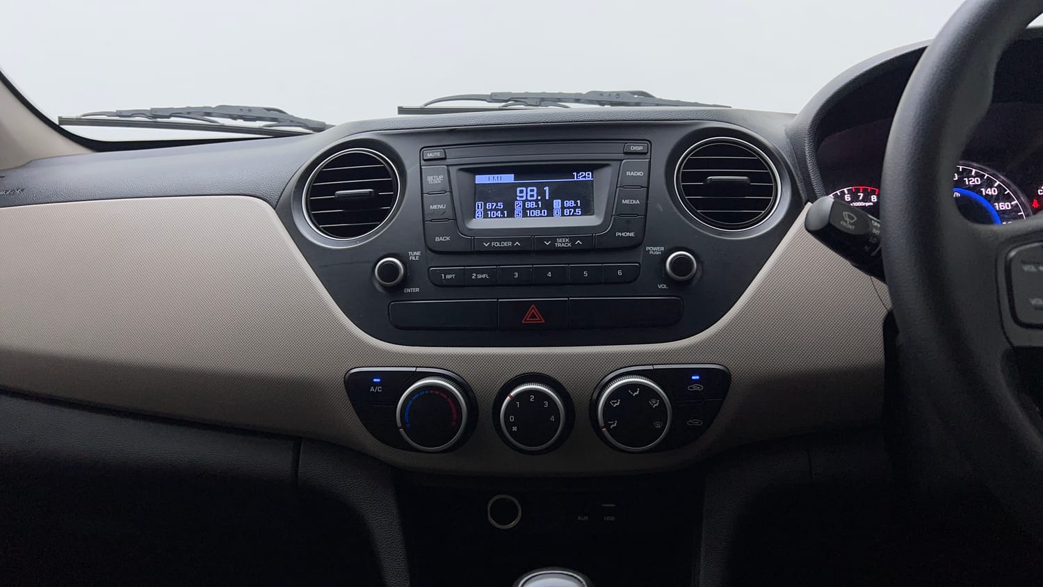 Used 2019 Hyundai Grand i10 Magna 1.2 Kappa VTVT CNG (outside fitted) Cng Manual interior MUSIC SYSTEM & AC CONTROL VIEW
