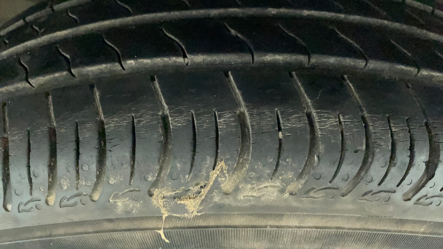 Used 2021 Maruti Suzuki S-Presso VXi AMT Petrol Automatic tyres LEFT FRONT TYRE TREAD VIEW