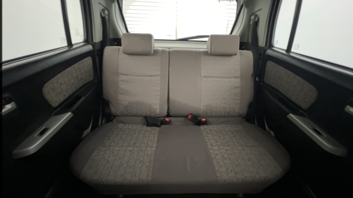 Used 2015 Maruti Suzuki Wagon R VXI Petrol Manual interior REAR SEAT CONDITION VIEW
