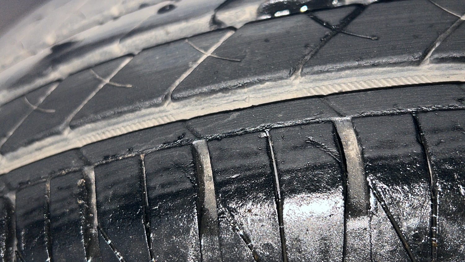 Used 2017 Honda City V Petrol Manual tyres RIGHT REAR TYRE TREAD VIEW