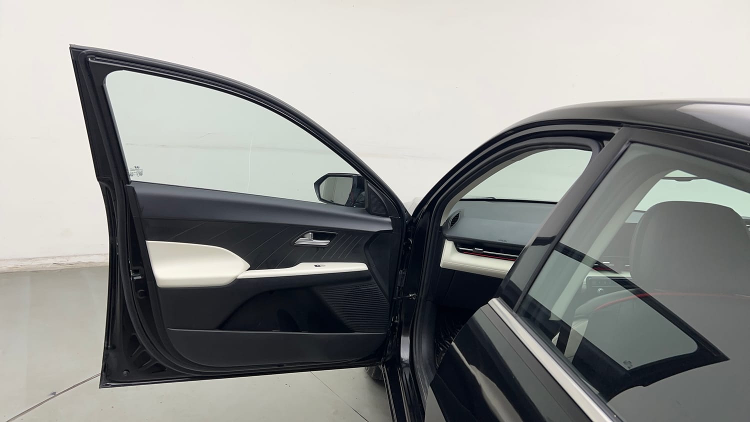 Used 2025 Hyundai Verna SX 1.5 Petrol IVT Petrol Automatic interior LEFT FRONT DOOR OPEN VIEW