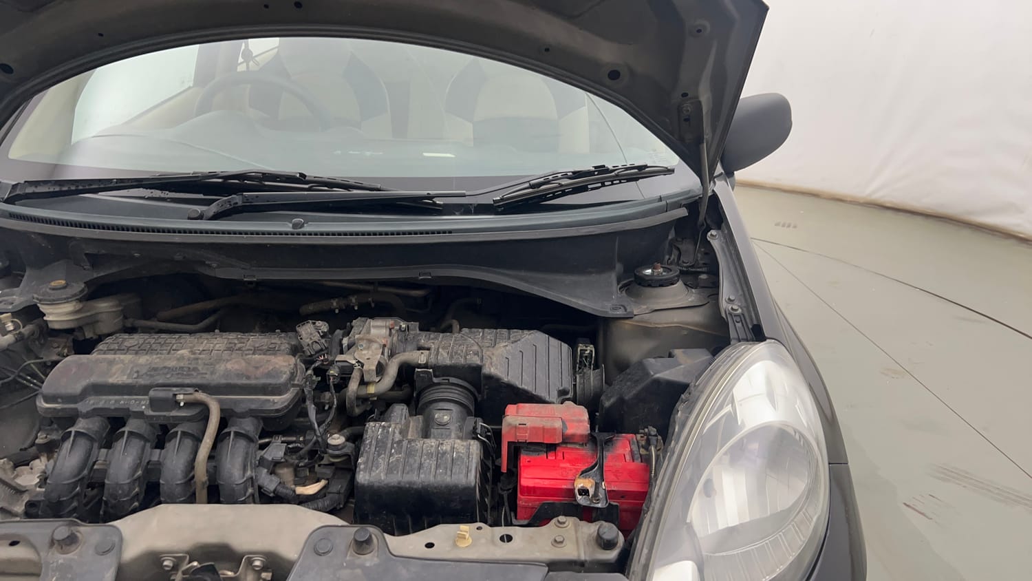 Used 2015 Honda Amaze 1.2 E i-VTEC Petrol Manual engine ENGINE LEFT SIDE HINGE & APRON VIEW