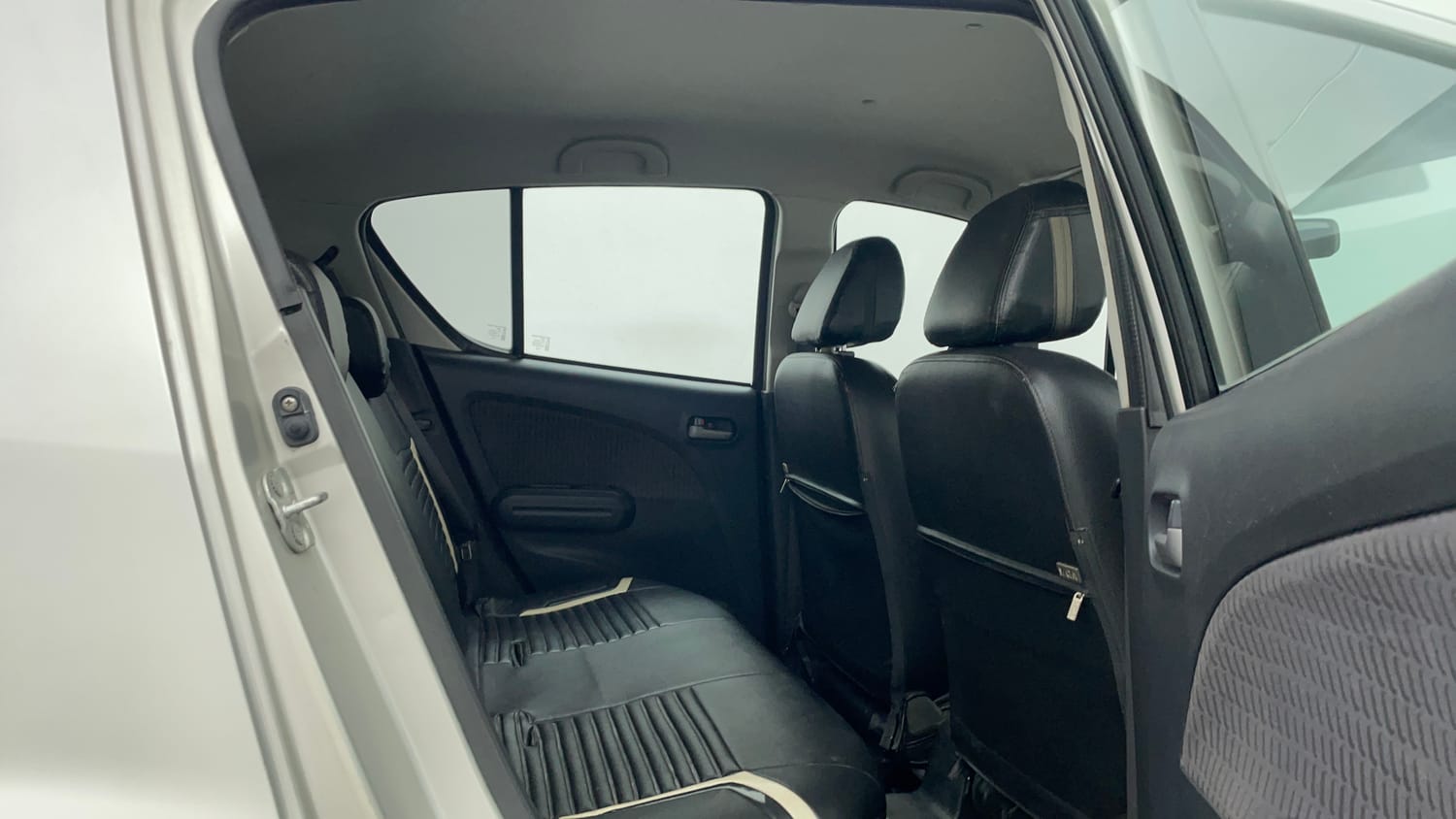Used 2015 Maruti Suzuki Ritz Vxi BS-IV Petrol Manual interior RIGHT SIDE REAR DOOR CABIN VIEW