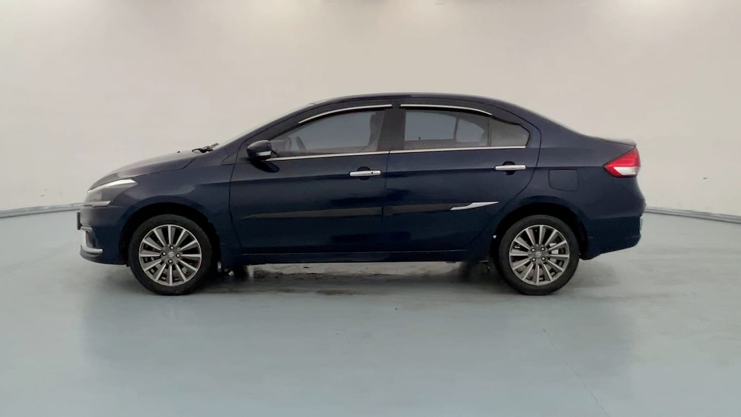 Used 2022 Maruti Suzuki Ciaz Alpha 1.5 Petrol Manual exterior LEFT SIDE VIEW