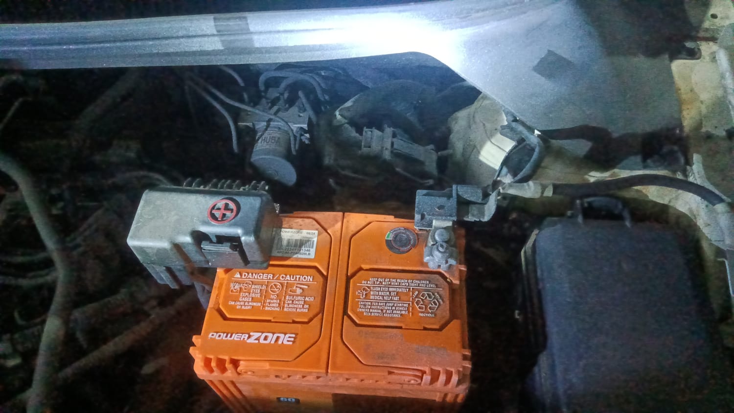 Used 2016 Hyundai Elite i20 Asta 1.2 Petrol Manual engine ENGINE LEFT SIDE HINGE & APRON VIEW