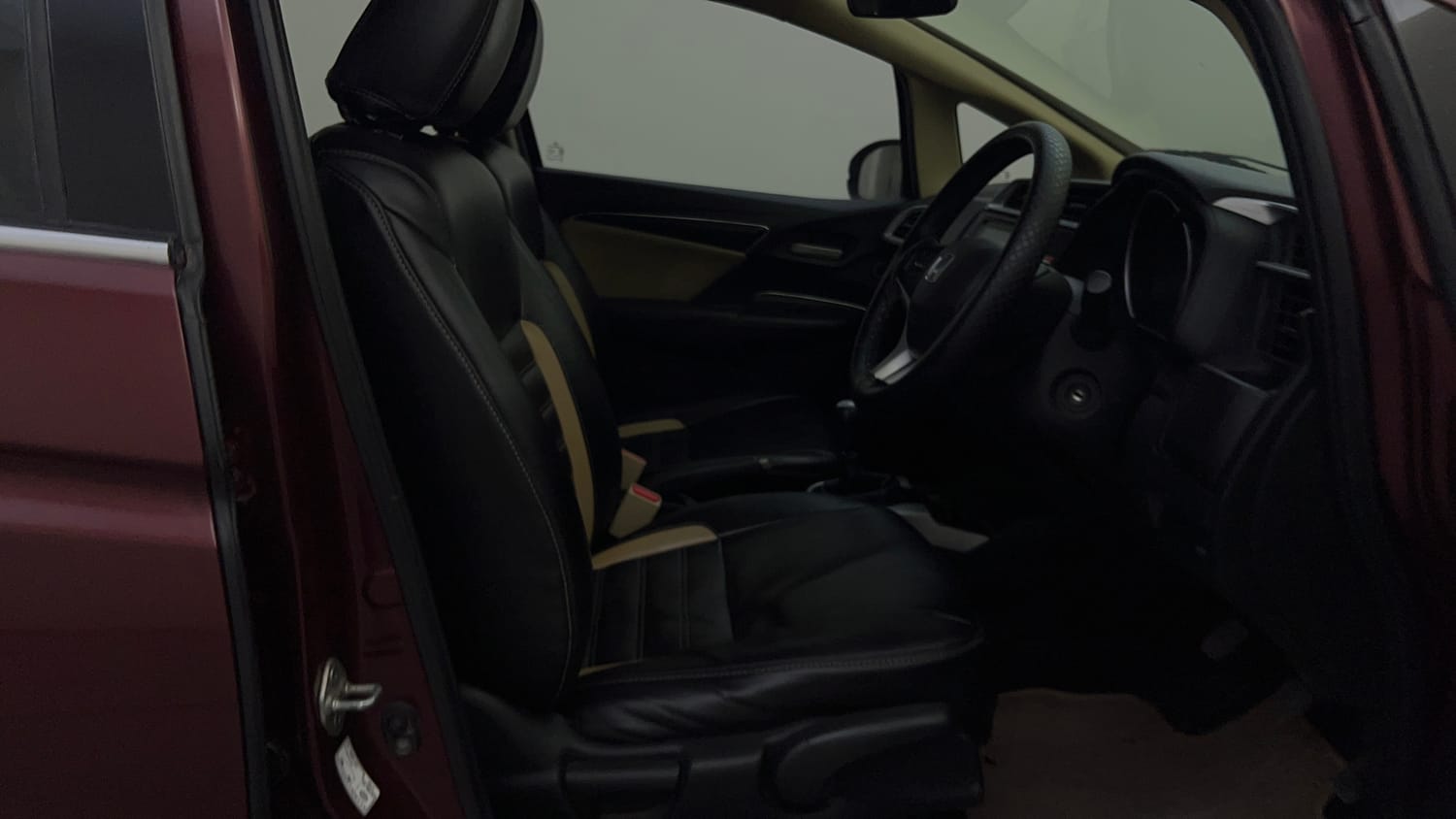 Used 2015 Honda Jazz SV Diesel Diesel Manual interior RIGHT SIDE FRONT DOOR CABIN VIEW