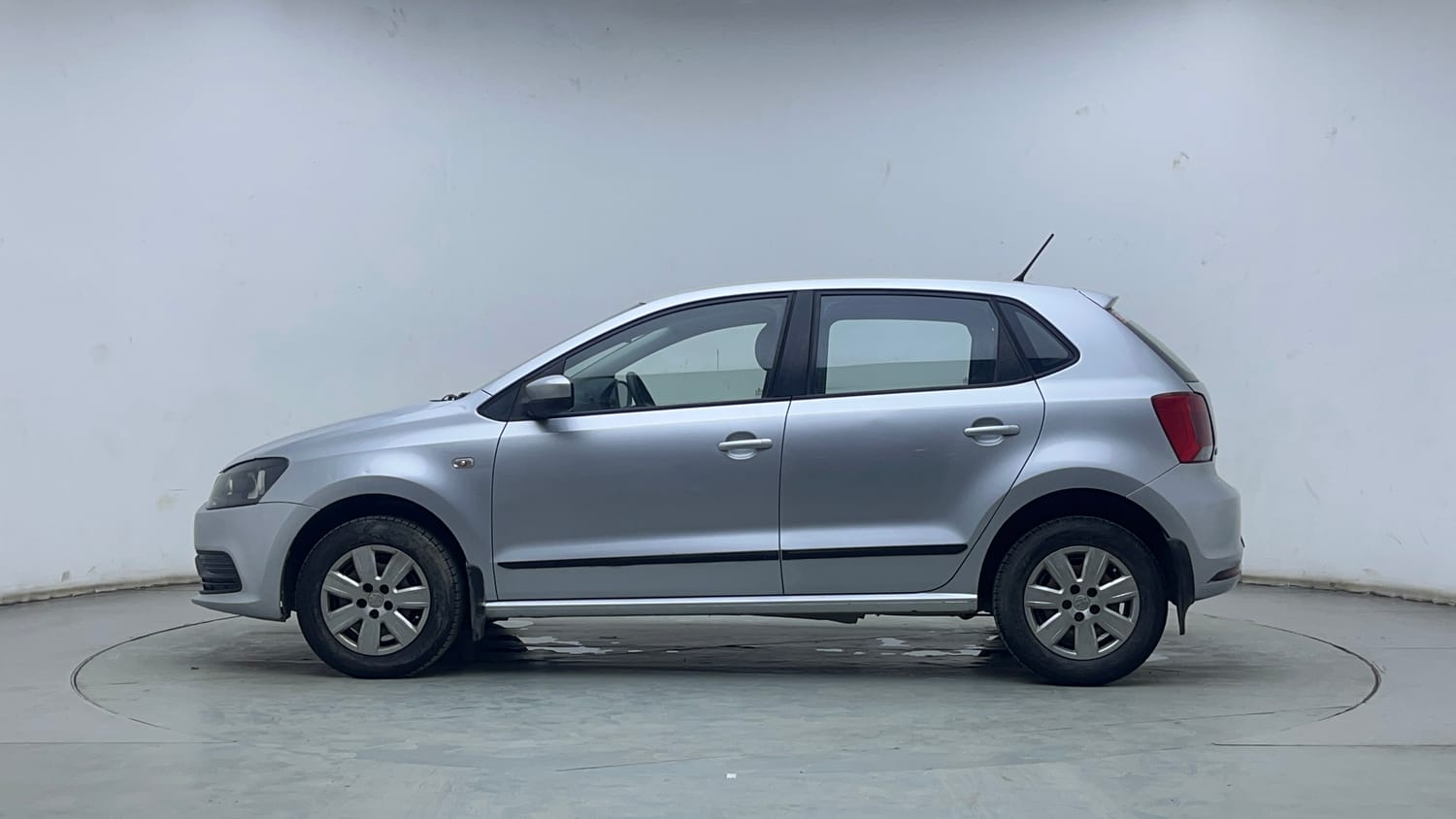 Used 2015 Volkswagen Polo Trendline 1.2L (P) Petrol Manual exterior LEFT SIDE VIEW